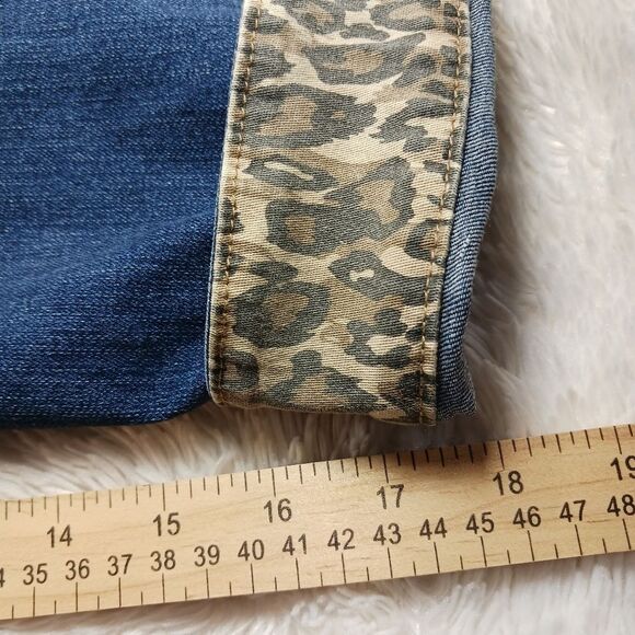 Avenue Denim Trucker Jacket Women's 22/24. Distressed with Leopard Print Cuffs.. - Picture 13 of 14